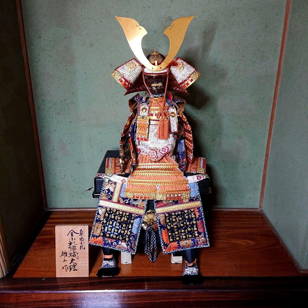 等身大　本小札大鎧緋糸　胴丸　甲冑　五月人形 金小札緋縅大鎧